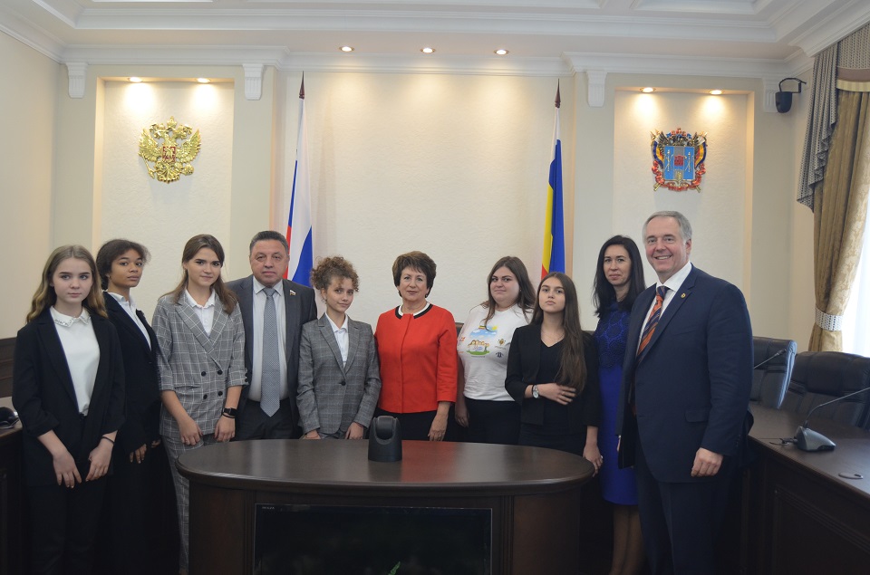 ДИАЛОГ С СЕНАТОРАМИ